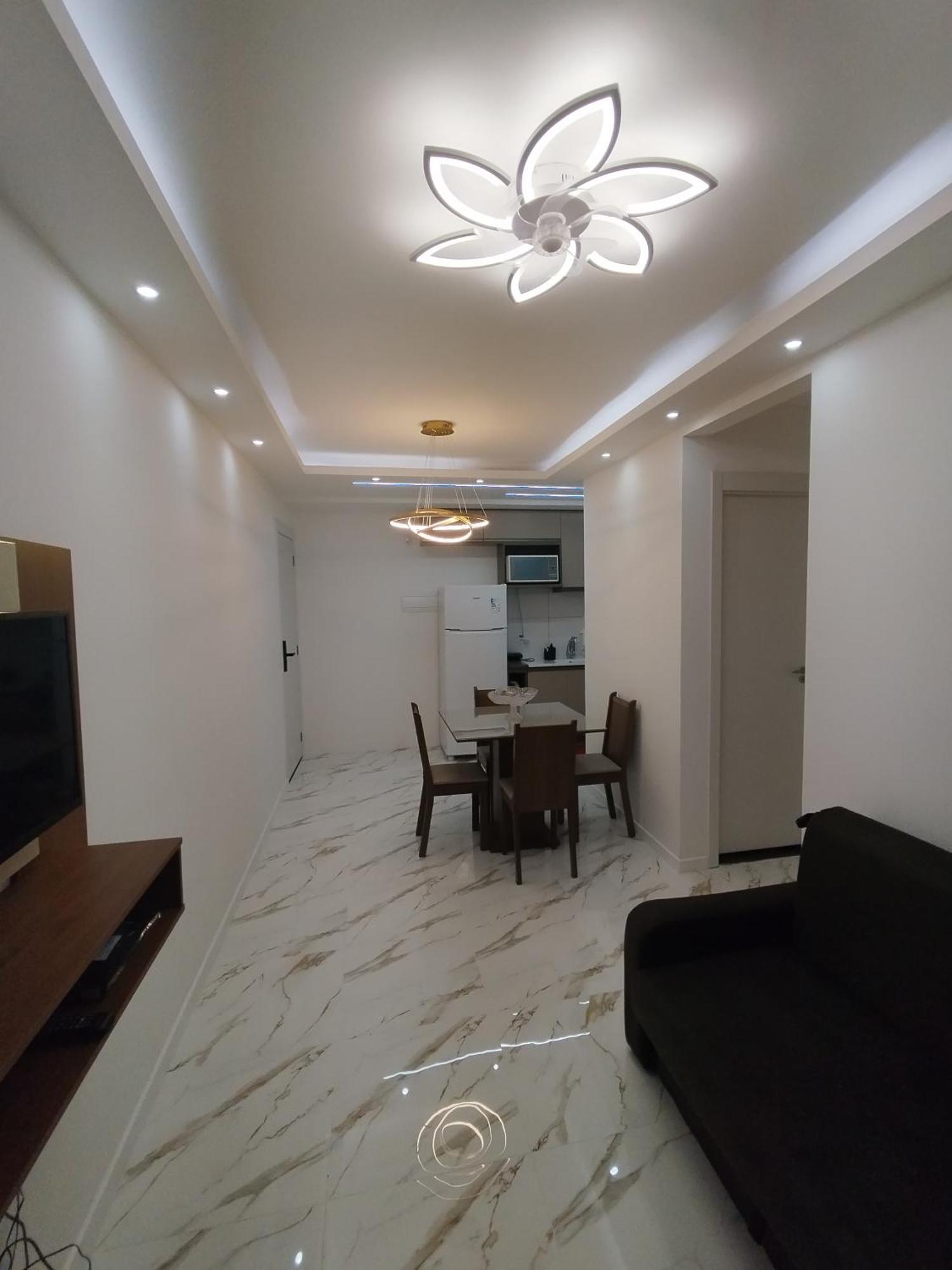 De 2 Quartos Com 1 Apartamento *