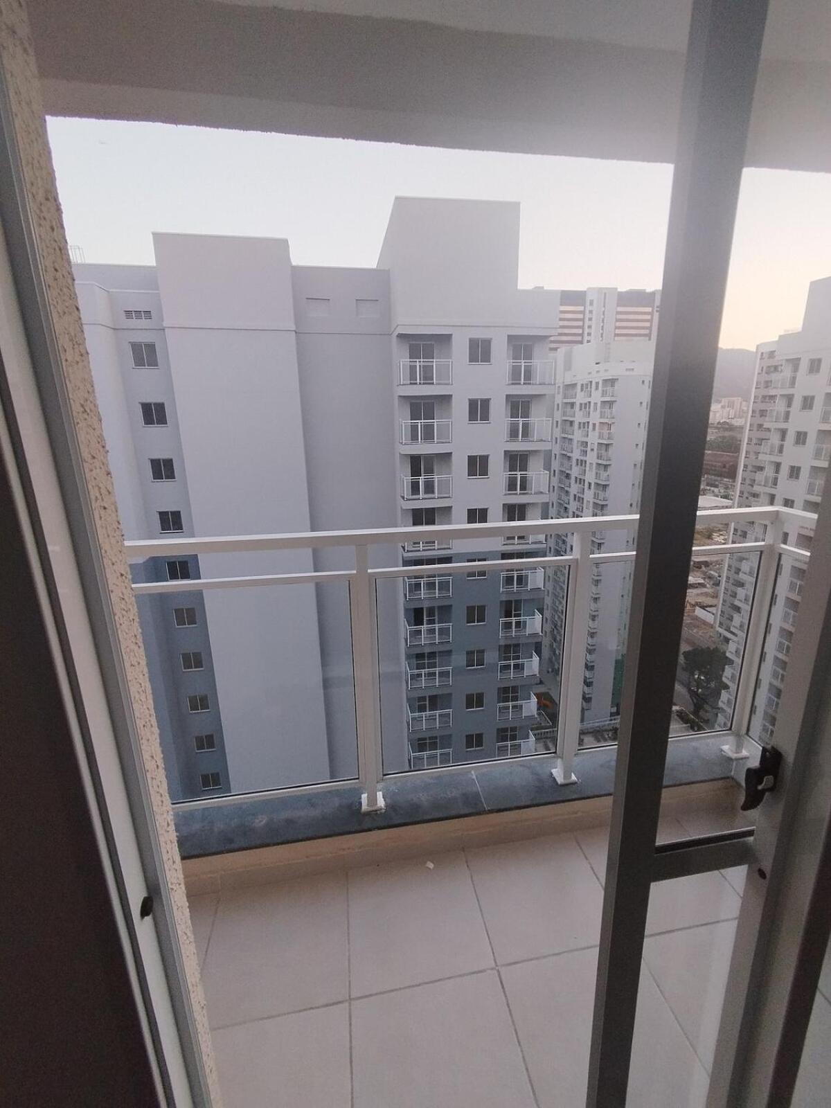 De 2 Quartos Com 1 Apartamento *